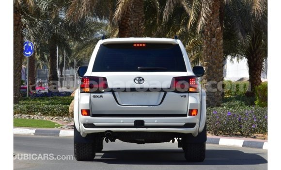 Buy Import Toyota Land Cruiser White Car in Import - Dubai in Barbados Buy Import Toyota Land Cruiser White Car in Import - Dubai in Barbados