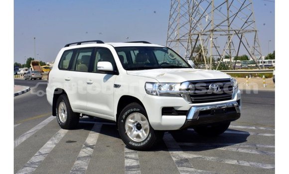 Buy Import Toyota Land Cruiser White Car in Import - Dubai in Barbados Buy Import Toyota Land Cruiser White Car in Import - Dubai in Barbados