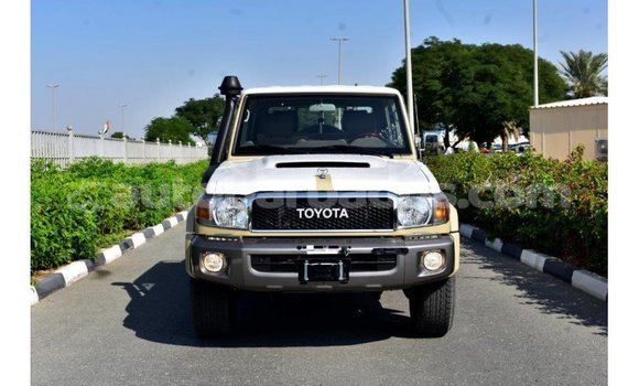 Buy Import Toyota Land Cruiser Beige Car in Import - Dubai in Barbados Buy Import Toyota Land Cruiser Beige Car in Import - Dubai in Barbados