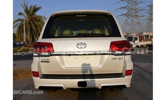 Buy Import Toyota Land Cruiser White Car in Import - Dubai in Barbados Buy Import Toyota Land Cruiser White Car in Import - Dubai in Barbados
