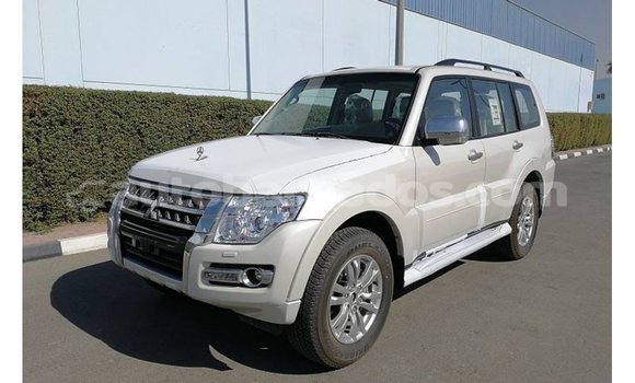 Buy Import Mitsubishi Pajero White Car in Import - Dubai in Barbados Buy Import Mitsubishi Pajero White Car in Import - Dubai in Barbados
