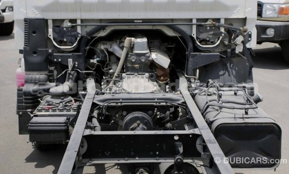 Buy Import Mitsubishi L400 White Truck in Import - Dubai in Barbados Buy Import Mitsubishi L400 White Truck in Import - Dubai in Barbados