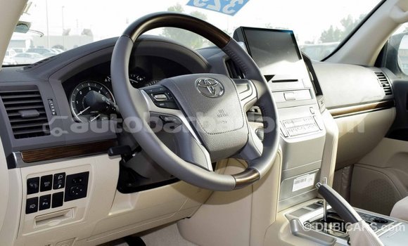 Buy Import Toyota Land Cruiser White Car in Import - Dubai in Barbados Buy Import Toyota Land Cruiser White Car in Import - Dubai in Barbados