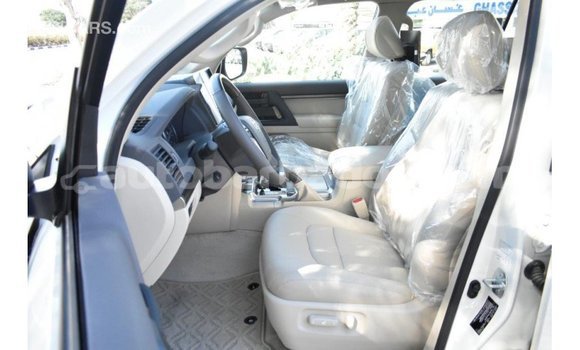 Buy Import Toyota Land Cruiser White Car in Import - Dubai in Barbados Buy Import Toyota Land Cruiser White Car in Import - Dubai in Barbados