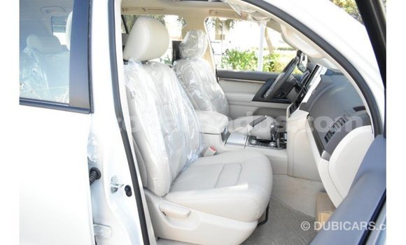 Buy Import Toyota Land Cruiser White Car in Import - Dubai in Barbados Buy Import Toyota Land Cruiser White Car in Import - Dubai in Barbados