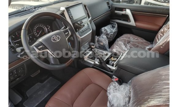 Buy Import Toyota Land Cruiser White Car in Import - Dubai in Barbados Buy Import Toyota Land Cruiser White Car in Import - Dubai in Barbados