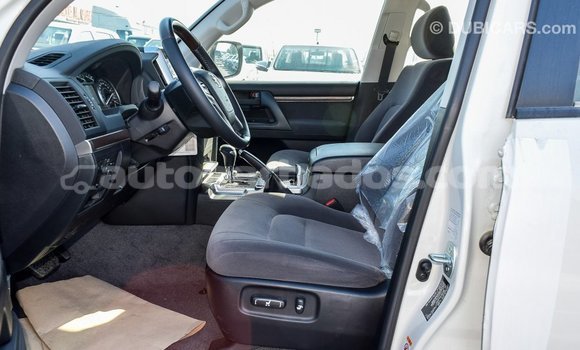 Buy Import Toyota Land Cruiser White Car in Import - Dubai in Barbados Buy Import Toyota Land Cruiser White Car in Import - Dubai in Barbados