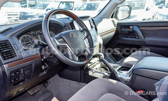 Buy Import Toyota Land Cruiser White Car in Import - Dubai in Barbados Buy Import Toyota Land Cruiser White Car in Import - Dubai in Barbados