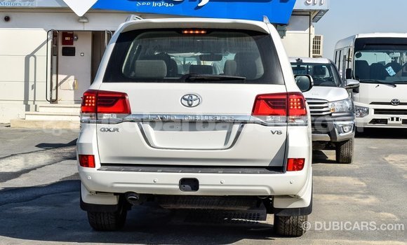 Buy Import Toyota Land Cruiser White Car in Import - Dubai in Barbados Buy Import Toyota Land Cruiser White Car in Import - Dubai in Barbados