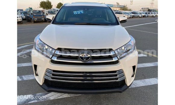 Buy Import Toyota Highlander White Car in Import - Dubai in Barbados Buy Import Toyota Highlander White Car in Import - Dubai in Barbados