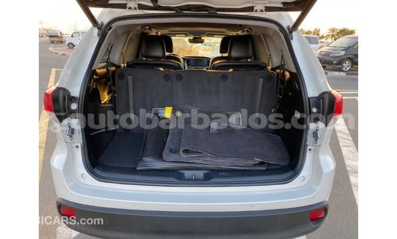 Buy Import Toyota Highlander White Car in Import - Dubai in Barbados Buy Import Toyota Highlander White Car in Import - Dubai in Barbados