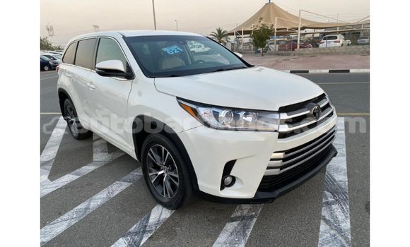Buy Import Toyota Highlander White Car in Import - Dubai in Barbados Buy Import Toyota Highlander White Car in Import - Dubai in Barbados