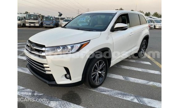 Buy Import Toyota Highlander White Car in Import - Dubai in Barbados Buy Import Toyota Highlander White Car in Import - Dubai in Barbados