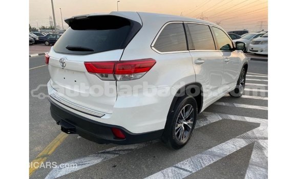 Buy Import Toyota Highlander White Car in Import - Dubai in Barbados Buy Import Toyota Highlander White Car in Import - Dubai in Barbados