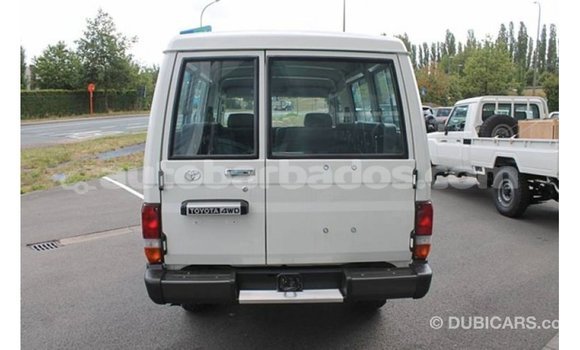 Buy Import Toyota Land Cruiser White Car in Import - Dubai in Barbados Buy Import Toyota Land Cruiser White Car in Import - Dubai in Barbados
