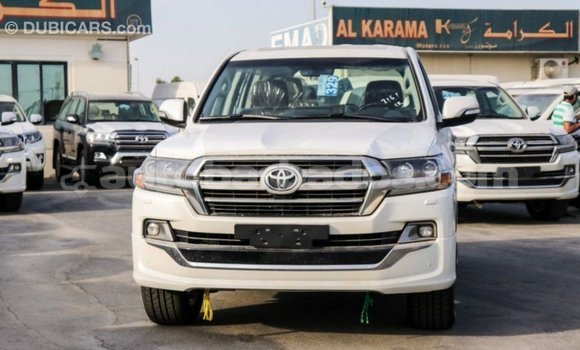 Buy Import Toyota Land Cruiser White Car in Import - Dubai in Barbados Buy Import Toyota Land Cruiser White Car in Import - Dubai in Barbados
