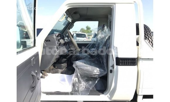 Buy Import Toyota Land Cruiser White Car in Import - Dubai in Barbados Buy Import Toyota Land Cruiser White Car in Import - Dubai in Barbados