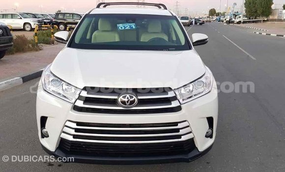 Buy Import Toyota Highlander White Car in Import - Dubai in Barbados Buy Import Toyota Highlander White Car in Import - Dubai in Barbados