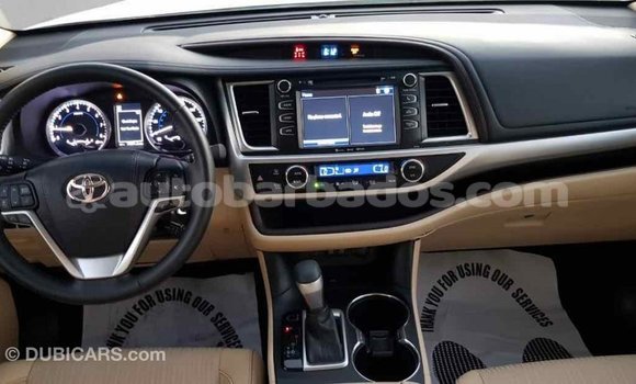 Buy Import Toyota Highlander White Car in Import - Dubai in Barbados Buy Import Toyota Highlander White Car in Import - Dubai in Barbados