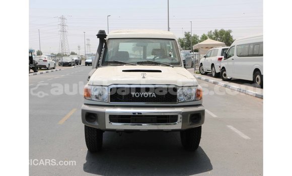 Buy Import Toyota Land Cruiser White Car in Import - Dubai in Barbados Buy Import Toyota Land Cruiser White Car in Import - Dubai in Barbados