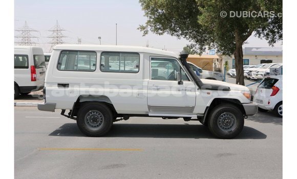 Buy Import Toyota Land Cruiser White Car in Import - Dubai in Barbados Buy Import Toyota Land Cruiser White Car in Import - Dubai in Barbados