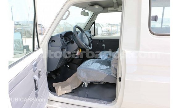 Buy Import Toyota Land Cruiser White Car in Import - Dubai in Barbados Buy Import Toyota Land Cruiser White Car in Import - Dubai in Barbados