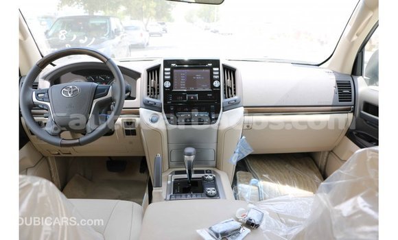 Buy Import Toyota Land Cruiser White Car in Import - Dubai in Barbados Buy Import Toyota Land Cruiser White Car in Import - Dubai in Barbados