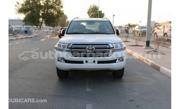 Buy Import Toyota Land Cruiser White Car in Import - Dubai in Barbados Buy Import Toyota Land Cruiser White Car in Import - Dubai in Barbados