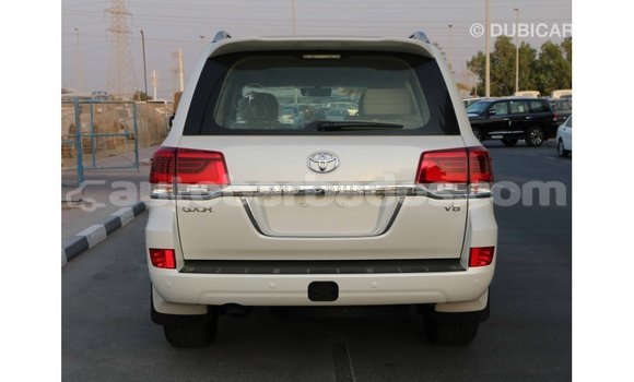 Buy Import Toyota Land Cruiser White Car in Import - Dubai in Barbados Buy Import Toyota Land Cruiser White Car in Import - Dubai in Barbados