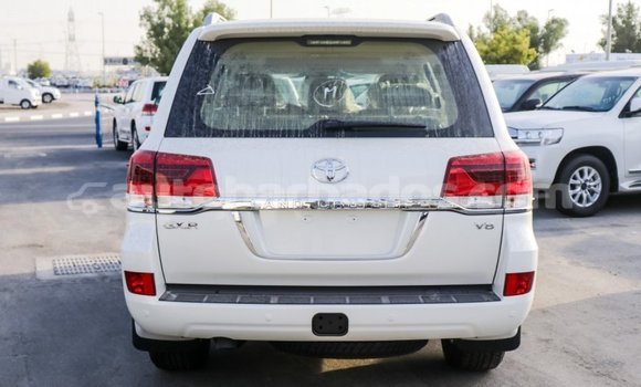 Buy Import Toyota Land Cruiser White Car in Import - Dubai in Barbados Buy Import Toyota Land Cruiser White Car in Import - Dubai in Barbados