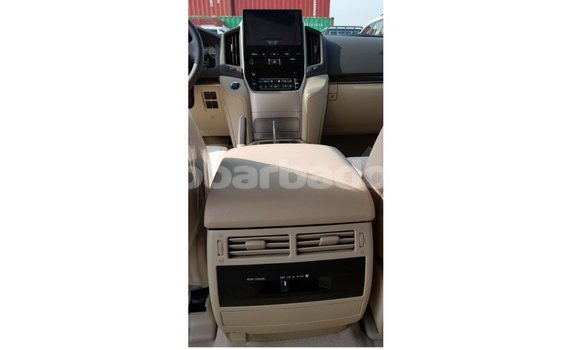 Buy Import Toyota Land Cruiser White Car in Import - Dubai in Barbados Buy Import Toyota Land Cruiser White Car in Import - Dubai in Barbados