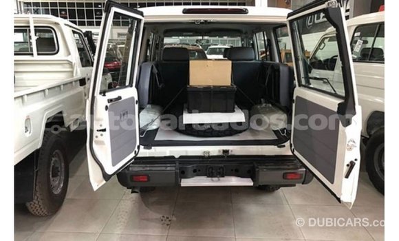 Buy Import Toyota Land Cruiser White Car in Import - Dubai in Barbados Buy Import Toyota Land Cruiser White Car in Import - Dubai in Barbados