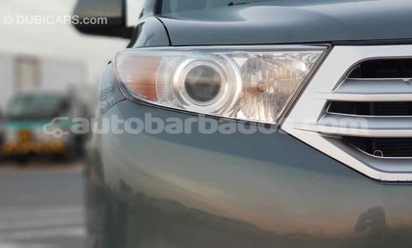 Buy Import Toyota Highlander Green Car in Import - Dubai in Barbados Buy Import Toyota Highlander Green Car in Import - Dubai in Barbados