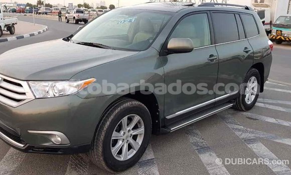 Buy Import Toyota Highlander Green Car in Import - Dubai in Barbados Buy Import Toyota Highlander Green Car in Import - Dubai in Barbados