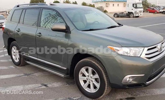 Buy Import Toyota Highlander Green Car in Import - Dubai in Barbados Buy Import Toyota Highlander Green Car in Import - Dubai in Barbados