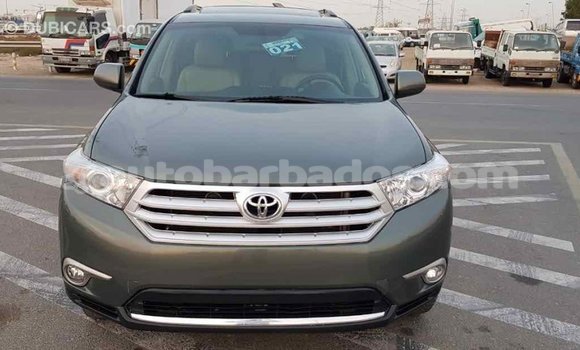 Buy Import Toyota Highlander Green Car in Import - Dubai in Barbados Buy Import Toyota Highlander Green Car in Import - Dubai in Barbados