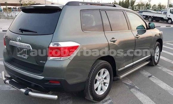 Buy Import Toyota Highlander Green Car in Import - Dubai in Barbados Buy Import Toyota Highlander Green Car in Import - Dubai in Barbados