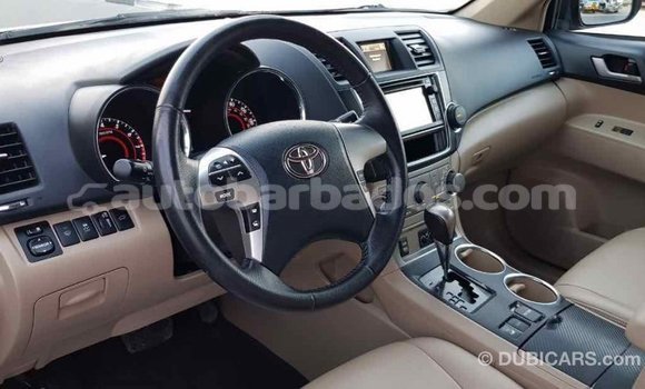 Buy Import Toyota Highlander Green Car in Import - Dubai in Barbados Buy Import Toyota Highlander Green Car in Import - Dubai in Barbados