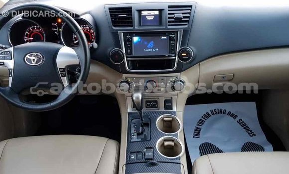 Buy Import Toyota Highlander Green Car in Import - Dubai in Barbados Buy Import Toyota Highlander Green Car in Import - Dubai in Barbados