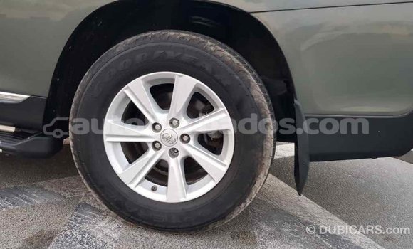 Buy Import Toyota Highlander Green Car in Import - Dubai in Barbados Buy Import Toyota Highlander Green Car in Import - Dubai in Barbados