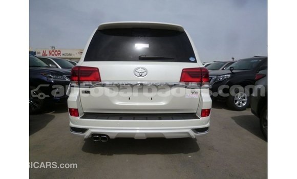 Buy Import Toyota Land Cruiser White Car in Import - Dubai in Barbados Buy Import Toyota Land Cruiser White Car in Import - Dubai in Barbados