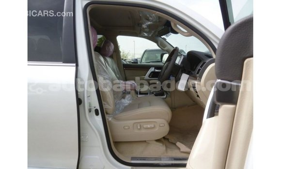 Buy Import Toyota Land Cruiser White Car in Import - Dubai in Barbados Buy Import Toyota Land Cruiser White Car in Import - Dubai in Barbados