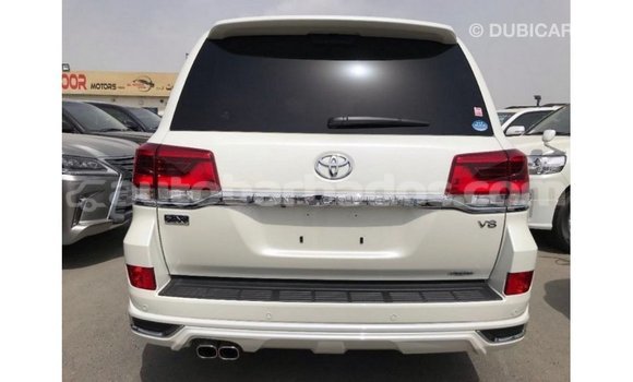 Buy Import Toyota Land Cruiser White Car in Import - Dubai in Barbados Buy Import Toyota Land Cruiser White Car in Import - Dubai in Barbados