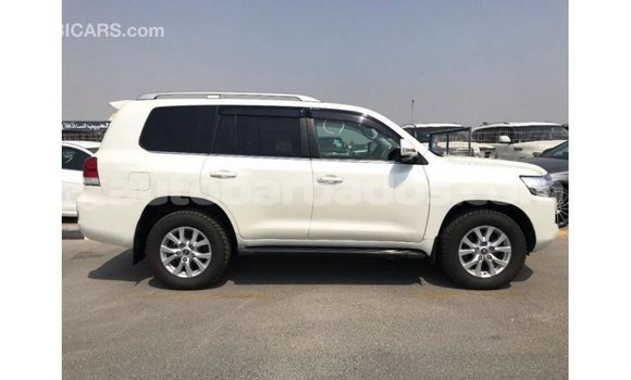 Buy Import Toyota Land Cruiser White Car in Import - Dubai in Barbados Buy Import Toyota Land Cruiser White Car in Import - Dubai in Barbados