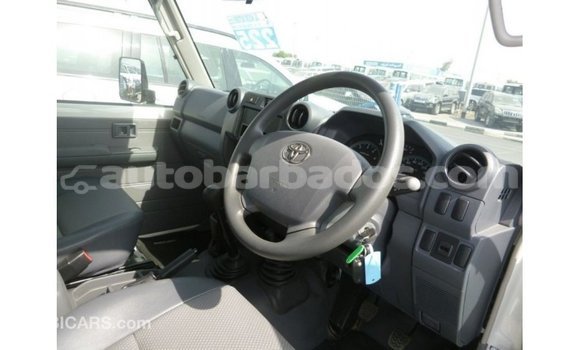 Buy Import Toyota Land Cruiser White Car in Import - Dubai in Barbados Buy Import Toyota Land Cruiser White Car in Import - Dubai in Barbados