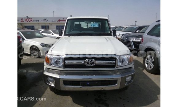 Buy Import Toyota Land Cruiser White Car in Import - Dubai in Barbados Buy Import Toyota Land Cruiser White Car in Import - Dubai in Barbados
