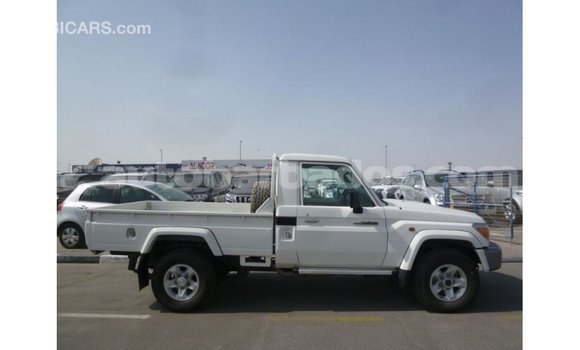 Buy Import Toyota Land Cruiser White Car in Import - Dubai in Barbados Buy Import Toyota Land Cruiser White Car in Import - Dubai in Barbados