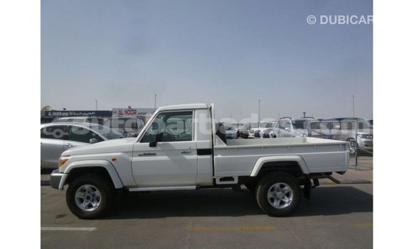Buy Import Toyota Land Cruiser White Car in Import - Dubai in Barbados Buy Import Toyota Land Cruiser White Car in Import - Dubai in Barbados