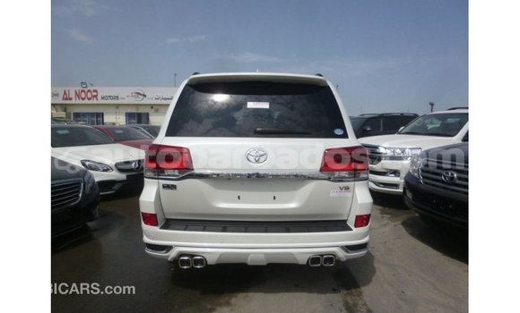 Buy Import Toyota Land Cruiser White Car in Import - Dubai in Barbados Buy Import Toyota Land Cruiser White Car in Import - Dubai in Barbados