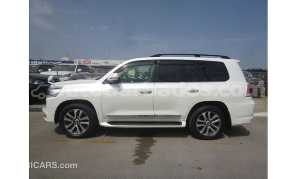 Buy Import Toyota Land Cruiser White Car in Import - Dubai in Barbados Buy Import Toyota Land Cruiser White Car in Import - Dubai in Barbados